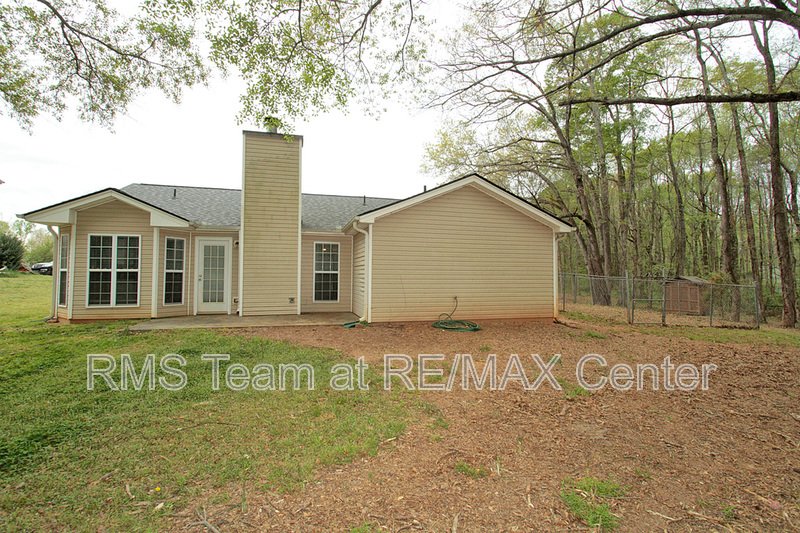 Gorgeous stepless 3 BR/2 BA Ranch in Winder! property image