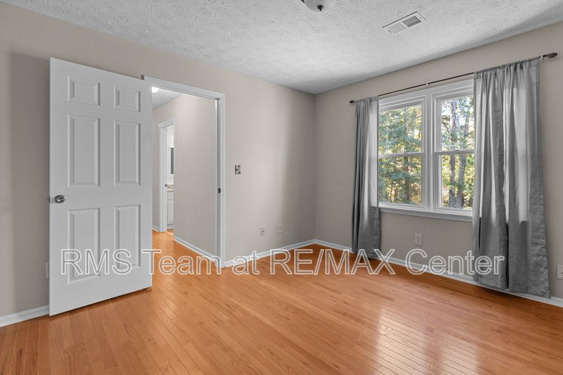 Peachtree Ridge School District & Convenient to Shopping /Restaurants! property image