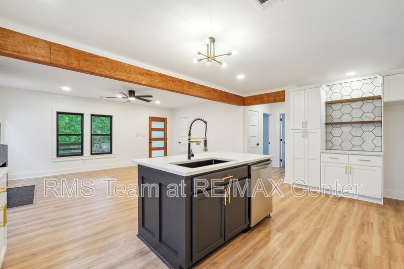 Beautifully Renovated 3-Bedroom Bungalow property image