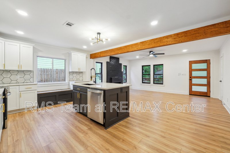 Beautifully Renovated 3-Bedroom Bungalow property image