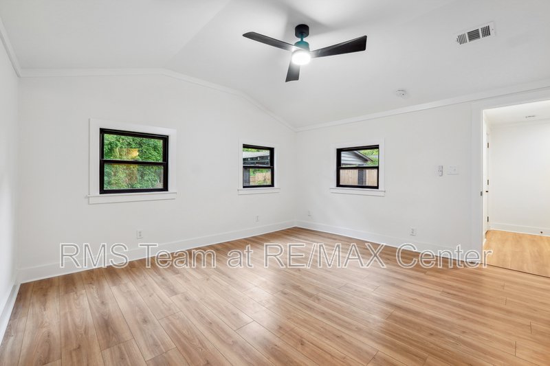 Beautifully Renovated 3-Bedroom Bungalow property image