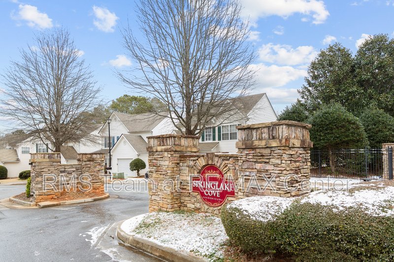 Charming 3 Bedroom, 2.5 Bathroom Home in Lawrenceville property image