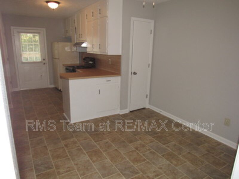 Great 2 Bedroom, 2 Full Bath Ranch Style Duplex property image